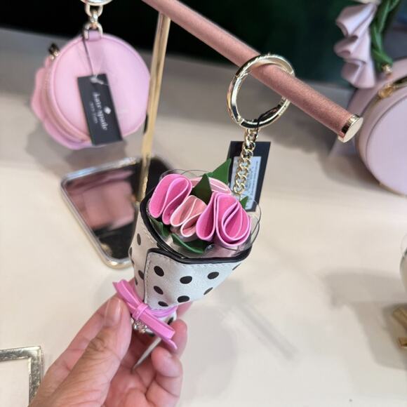 Kate Spade KK974 Flora Flower Keychain In Multi